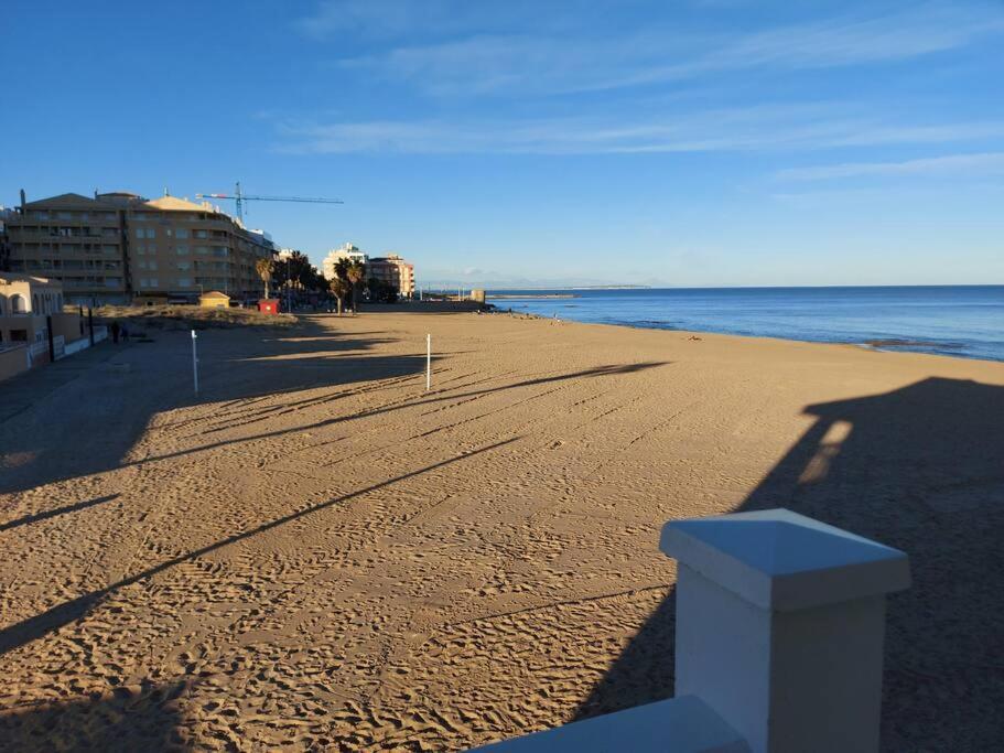 Primera Linea De Playa , Increibles Vistas, Amplio Appartement La Mata (Torrevieja)